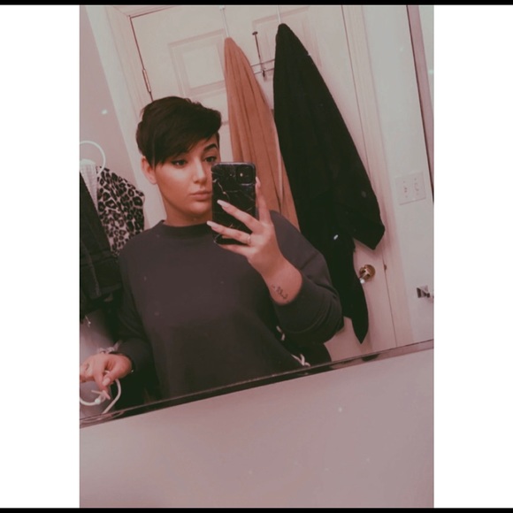 Meet your Posher, Andrea - Picture 1 of 1